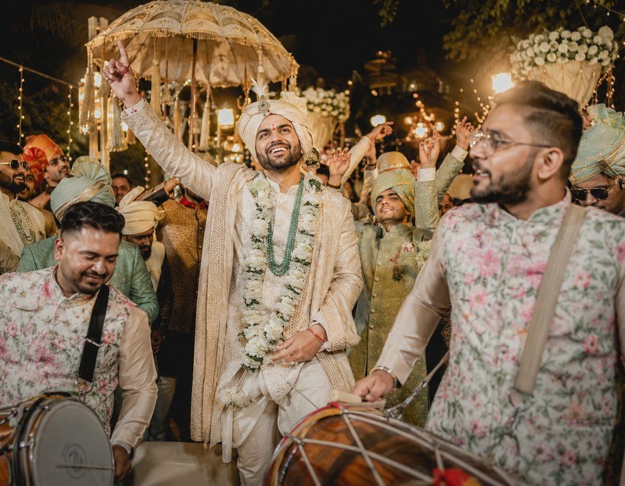 Groom entry with dance troupe